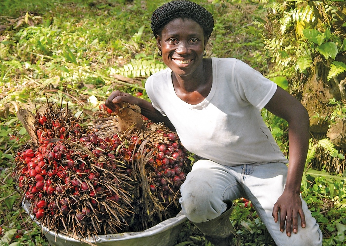 Sue meets the people behind Divine’s delicious chocolate in Ghana.