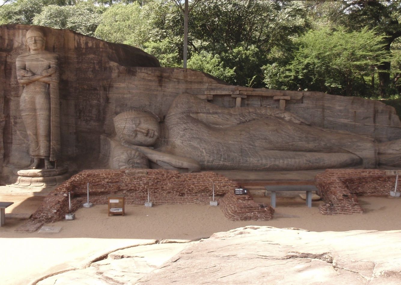 Reclining Buddha.jpg - Sri Lanka - Meet the People Tours