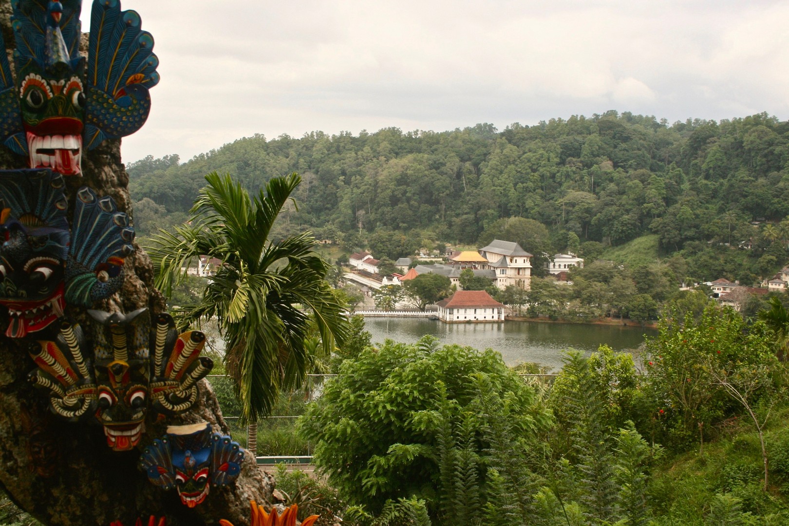 Kandy Lake.jpg - Sri Lanka - Meet the People Tours