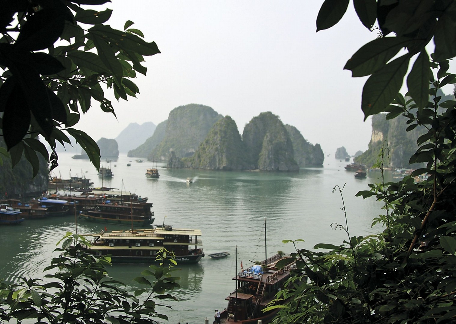 Halong Bay.jpg - Vietnam - Meet the People Tours