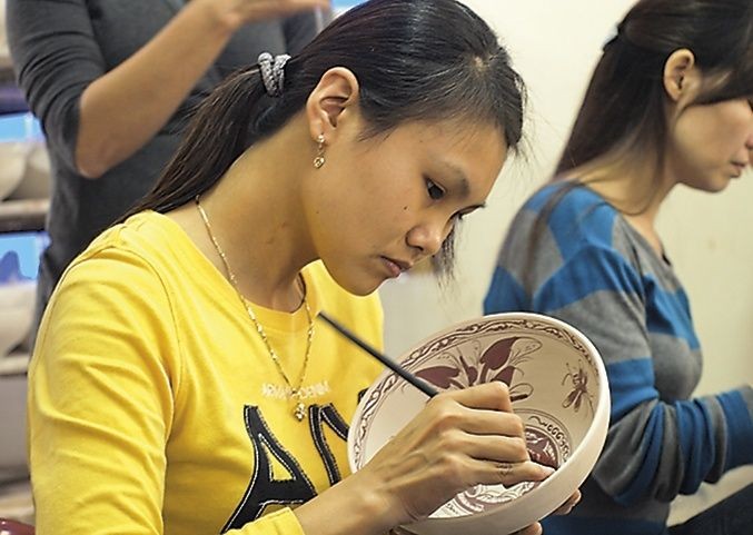 Painting Ceramics.jpg - Vietnam - Meet the People Tours